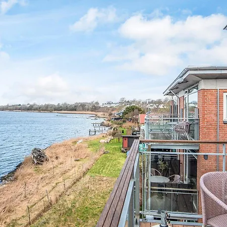 4 Person In Hejls-by Traum