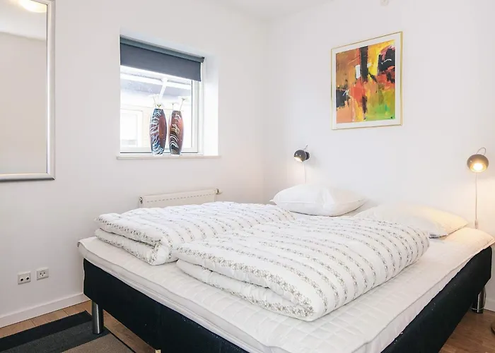 4 Person In Hejls-by Traum